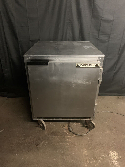 BEVERAGE AIR UCR27A 27” UNDERCOUNTER REFEIGERATOR COOLER USED